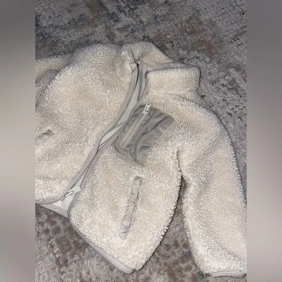 Gap Baby Sherpa jacket size 12-18 months - Picture 2 of 3